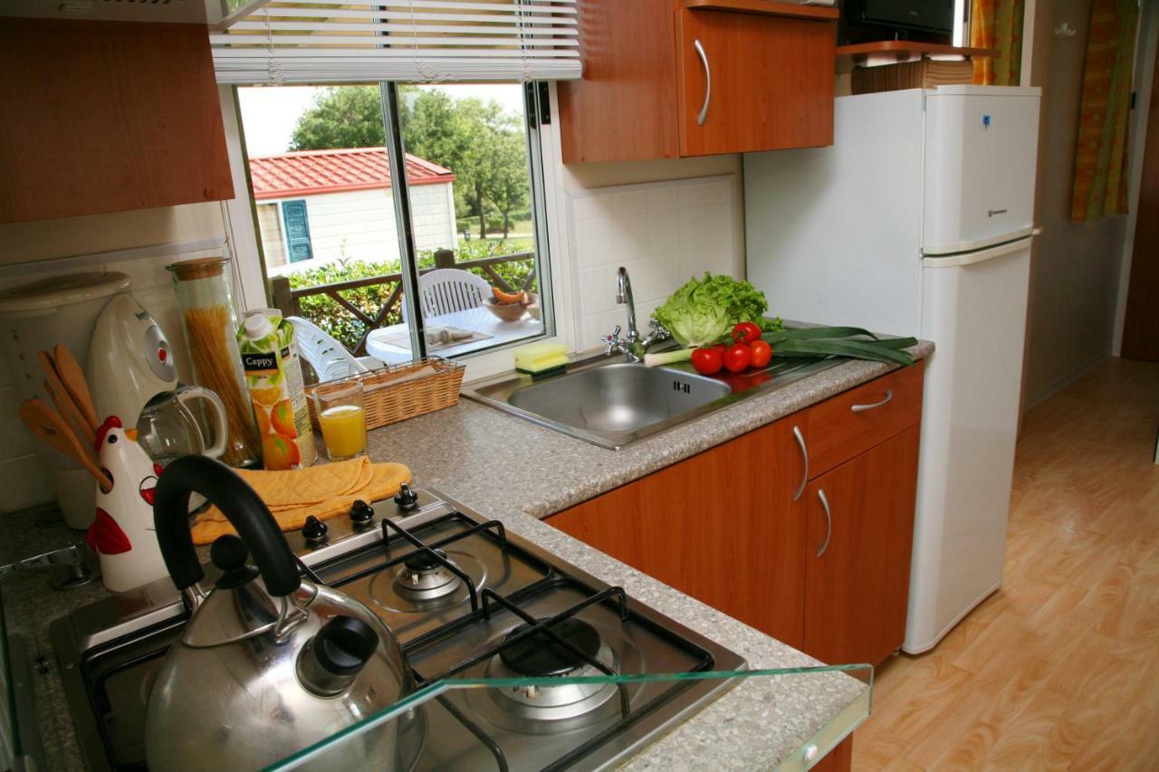 Mobile Homes Comfort Capri Bijela Uvala Mugeba Exterior foto